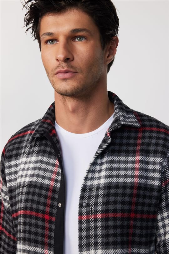 Slim Fit Dar Kesim Kapaklı Çift Cep Kareli Oduncu Erkek Gömlek