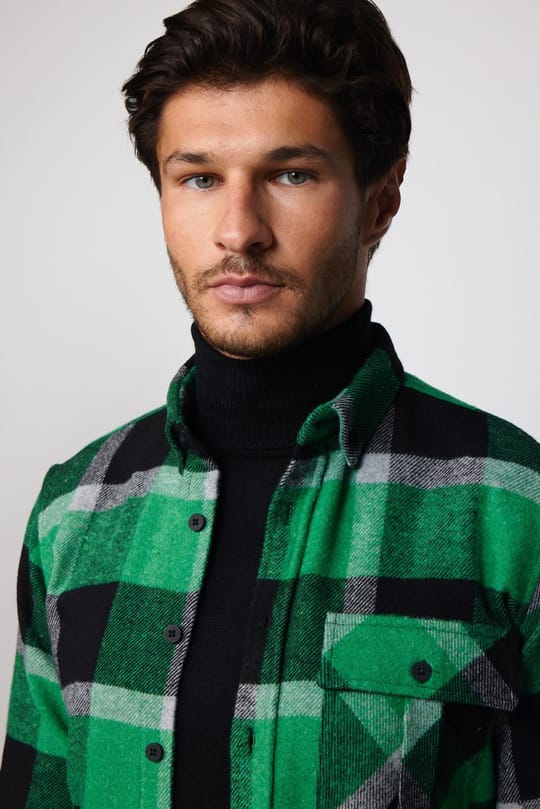 Erkek Slim Fit Dar Kesim Uzun Kollu Kareli Tek Cepli Kışlık Oduncu Yeşil Düğmeli Yaka Gömlek