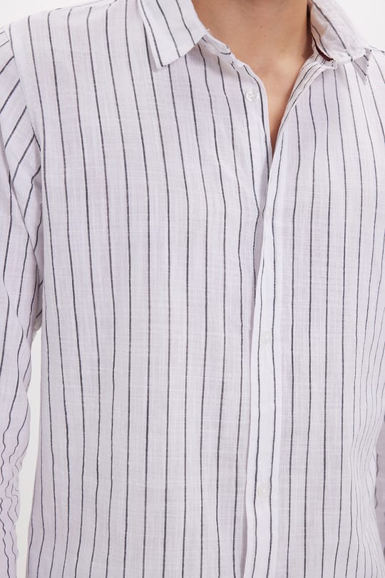 Erkek Slim Fit Dar Kesim Uzun Kollu %100 Pamuk Keten Doku Çizgili Gömlek
