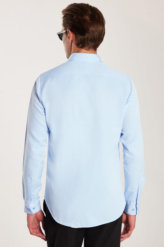Erkek Slim Fit Dar Kesim Uzun Kollu Pamuklu Oxford Doku Kolay Ütü Mavi Düğmeli Yaka Gömlek