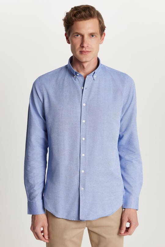 Erkek Slim Fit Dar Kesim Uzun Kollu Pamuklu Oxford Doku Kolay Ütü Mavi Düğmeli Yaka Gömlek