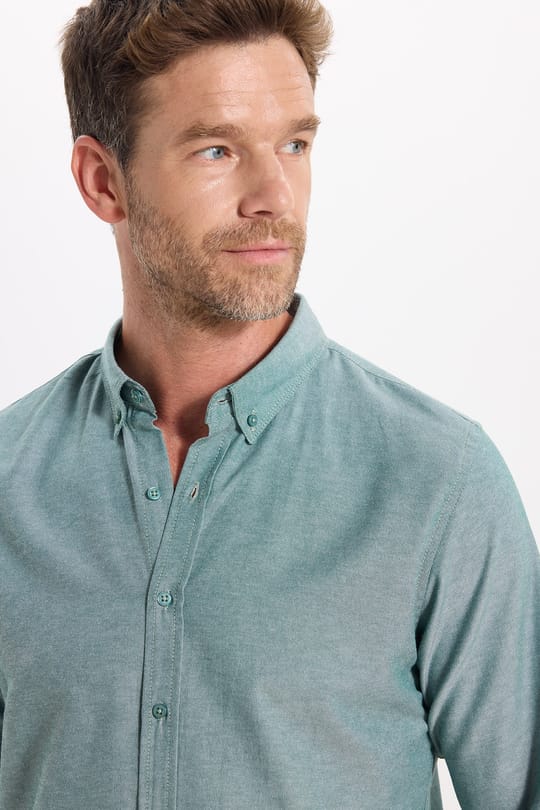 Erkek Slim Fit Dar Kesim Uzun Kollu Pamuklu Oxford Doku Kolay Ütülenebilir Yeşil Düğmeli Yaka Gömlek