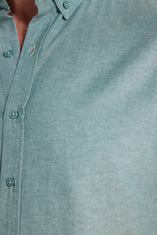 Erkek Slim Fit Dar Kesim Uzun Kollu Pamuklu Oxford Doku Kolay Ütülenebilir Yeşil Düğmeli Yaka Gömlek
