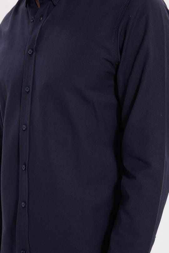 Erkek Slim Fit Dar Kesim Uzun Kollu Pamuklu Oxford Doku Kolay Ütü Lacivert Düğmeli Yaka Gömlek