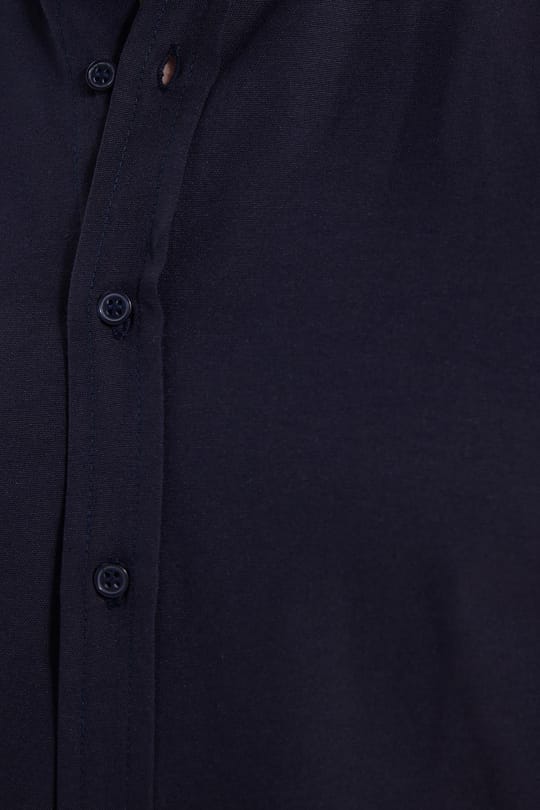 Erkek Slim Fit Dar Kesim Uzun Kollu Pamuklu Oxford Doku Kolay Ütü Lacivert Düğmeli Yaka Gömlek