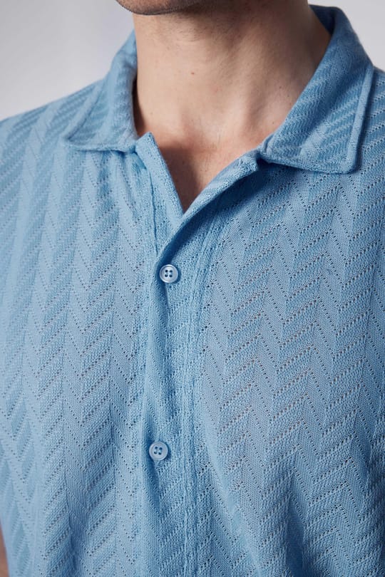 Erkek Slim Fit Dar Kesim Kısa Kollu Nefes Alan Örme Doku Armür Desenli Mavi Gömlek