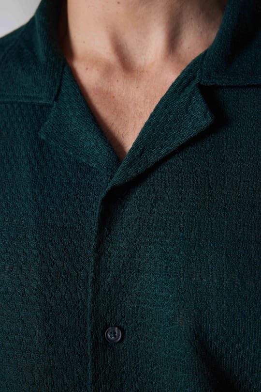 Erkek Slim Fit Dar Kesim Kısa Kollu Örme Kumaş Yeşil Apaş Yaka Gömlek