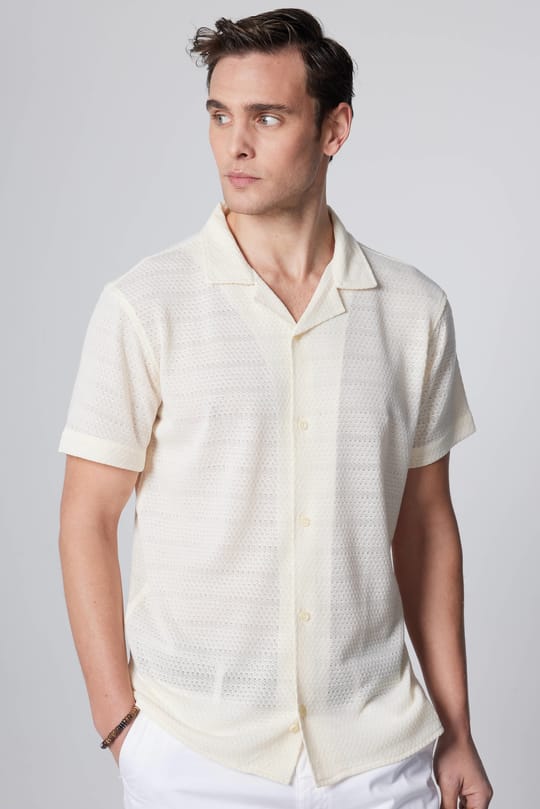 Slim Fit Dar Kesim Kısa Kollu Apaj Yaka Örme Kumaş Yazlık Beyaz Erkek Gömlek