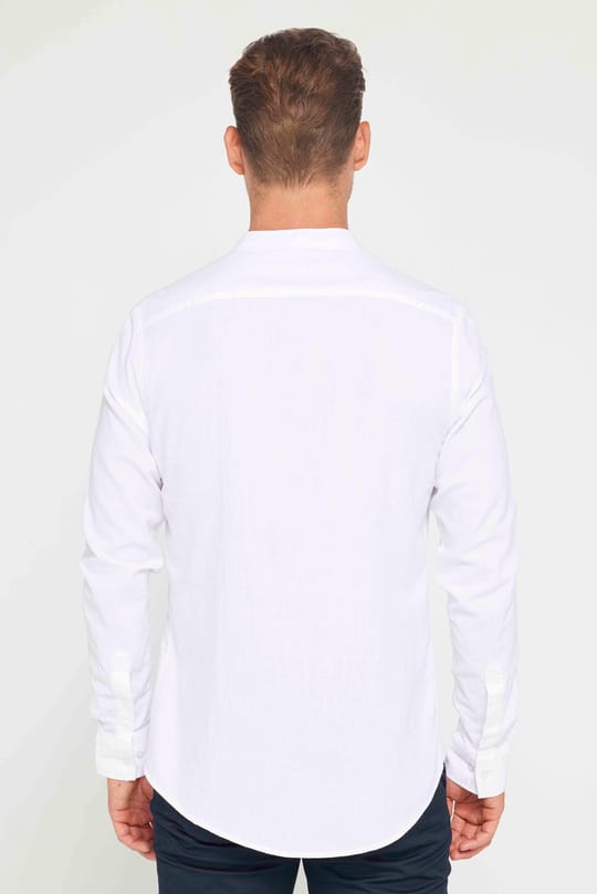 Erkek Slim Fit Dar Kesim Uzun Kollu %100 Pamuk Keten Doku Armürlü Beyaz Hakim Yaka Gömlek