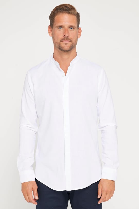Erkek Slim Fit Dar Kesim Uzun Kollu %100 Pamuk Keten Doku Armürlü Beyaz Hakim Yaka Gömlek