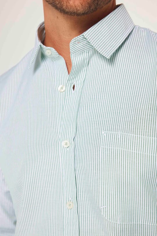 Erkek Slim Fit Dar Kesim Uzun Kollu Pamuklu Çizgili Tek Cepli Düğmeli Yaka Gömlek