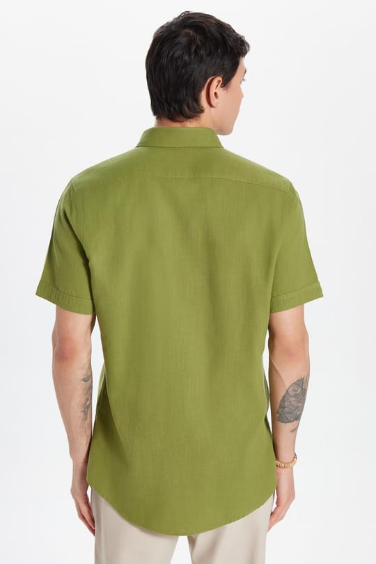 Erkek Slim Fit Dar Kesim Kısa Kollu %100 Pamuk Keten Doku Haki Düğmeli Yaka Gömlek