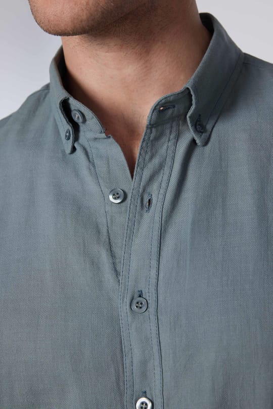 Erkek Slim Fit Dar Kesim Kısa Kollu %100 Pamuk Keten Doku Gri Düğmeli Yaka Gömlek