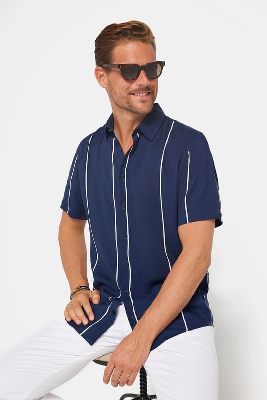 Erkek Slim Fit Dar Kesim Kısa Kollu Apaş Yaka Çizgili Yazlık Lacivert Erkek Gömlek