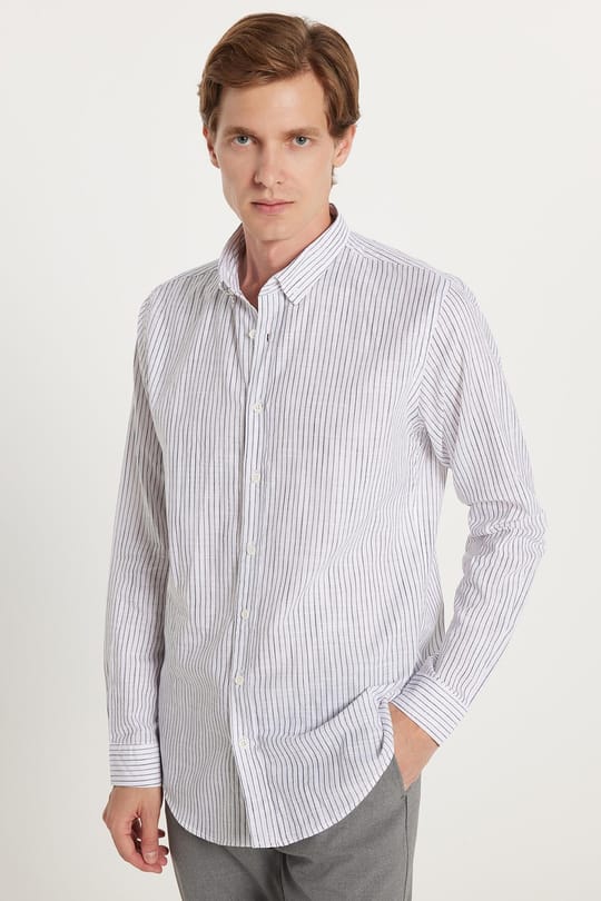 Erkek Slim Fit Dar Kesim Düğmeli Spor Yaka Keten Efekt %100 Pamuk Lacivert Çizgili Yazlık Gömlek