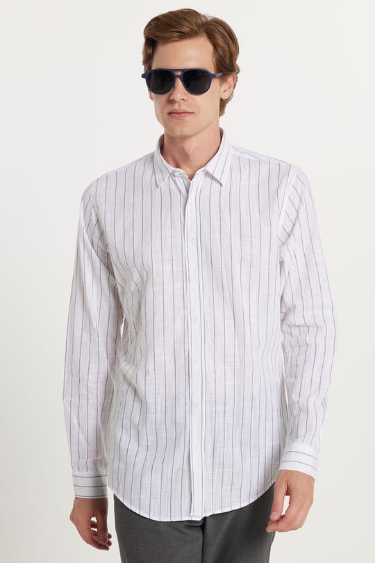 Erkek Slim Fit Dar Kesim Düğmeli Spor Yaka Keten Efekt %100 Pamuk Mavi Çizgili Yazlık Gömlek