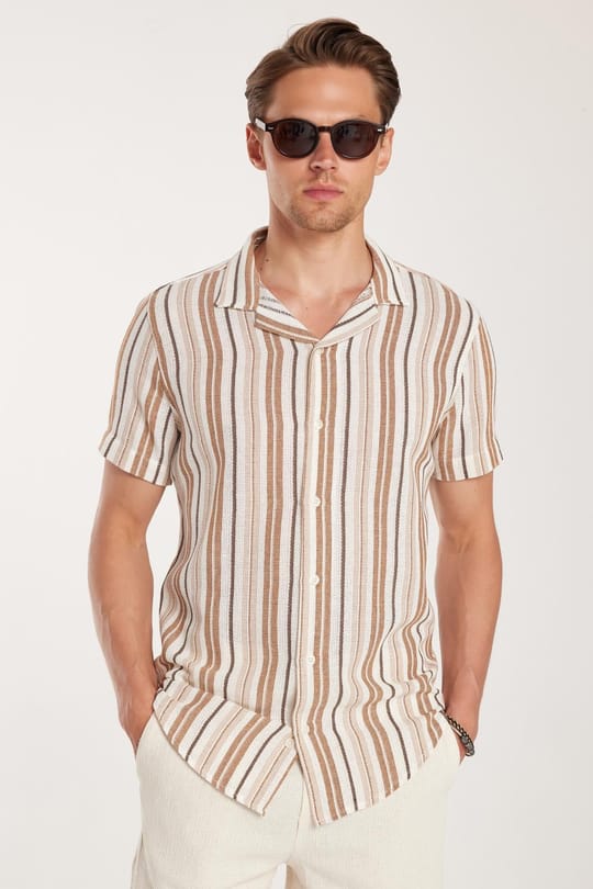 Erkek Slim Fit Dar Kesim Pamuklu Rahat Kullanım Çizgili Kısa Kollu Apaş Yaka Gömlek