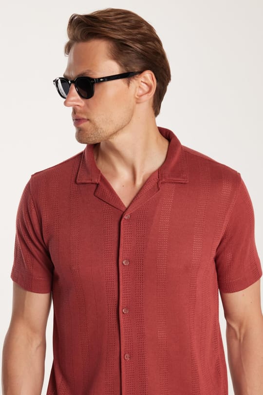 Erkek Slim Fit Örme Kumaş Apaş Yaka Rahat Kullanım Kısa Kol Kiremit Gömlek