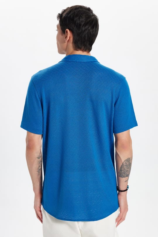 Erkek Slim Fit Dar Kesim Kısa Kollu Örme Doku Apaş Yaka Saks Mavi Gömlek