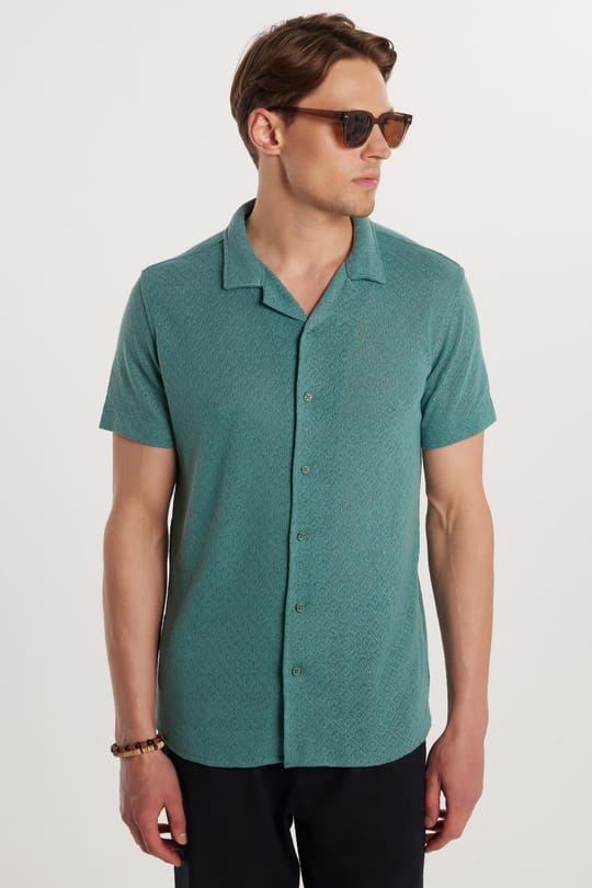 Erkek Slim Fit Dar Kesim Kısa Kollu Örme Doku Apaş Yaka Yeşil Gömlek