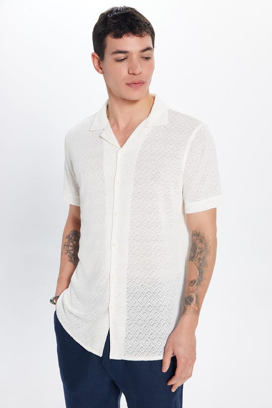 Erkek Slim Fit Dar Kesim Kısa Kollu Örme Doku Apaş Yaka Ekru Gömlek