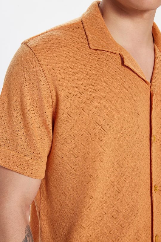 Erkek Slim Fit Dar Kesim Kısa Kollu Örme Doku Apaş Yaka Turuncu Gömlek