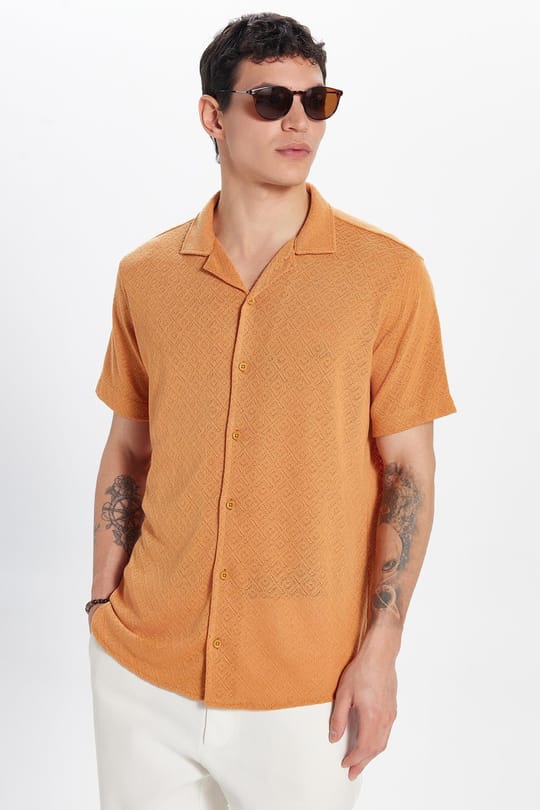 Erkek Slim Fit Dar Kesim Kısa Kollu Örme Doku Apaş Yaka Turuncu Gömlek