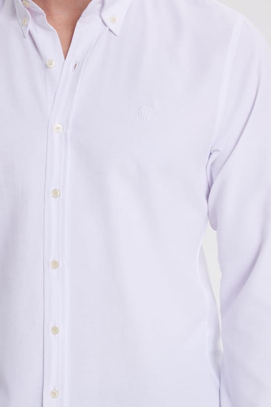 Erkek Slim Fit Dar Kesim Düz Oxford Armalı Düğmeli Yaka Beyaz Spor Gömlek