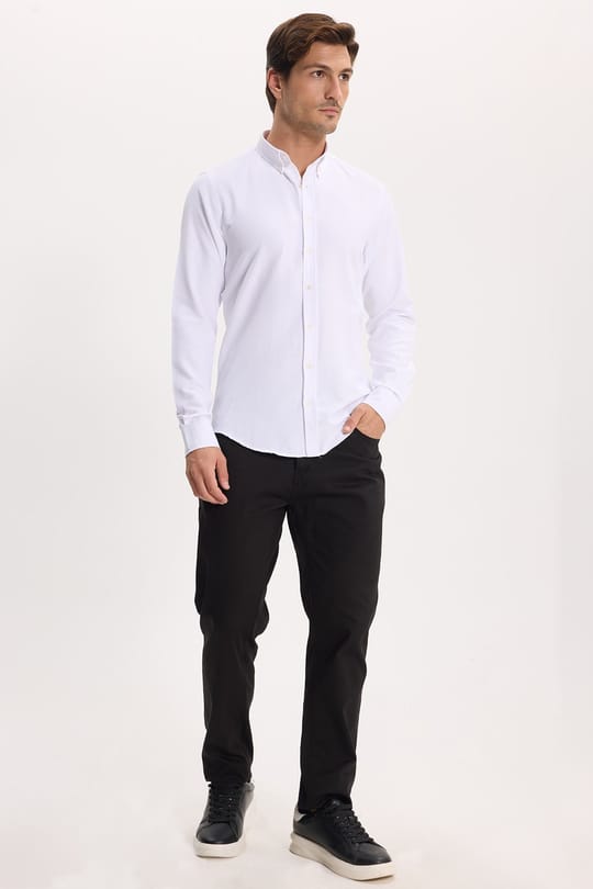 Erkek Slim Fit Dar Kesim Düz Oxford Armalı Düğmeli Yaka Beyaz Spor Gömlek