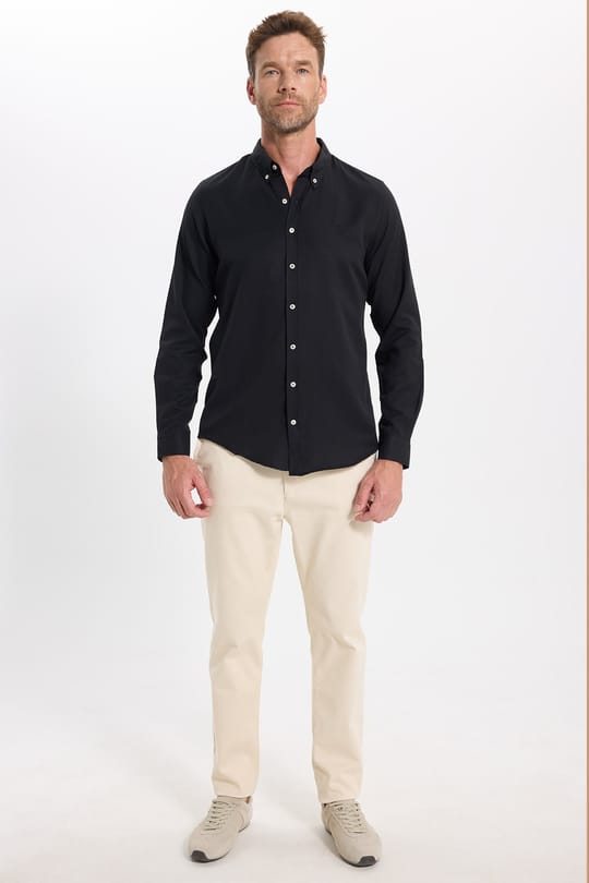 Erkek Slim Fit Dar Kesim Düz Oxford Armalı Düğmeli Yaka Siyah Spor Gömlek