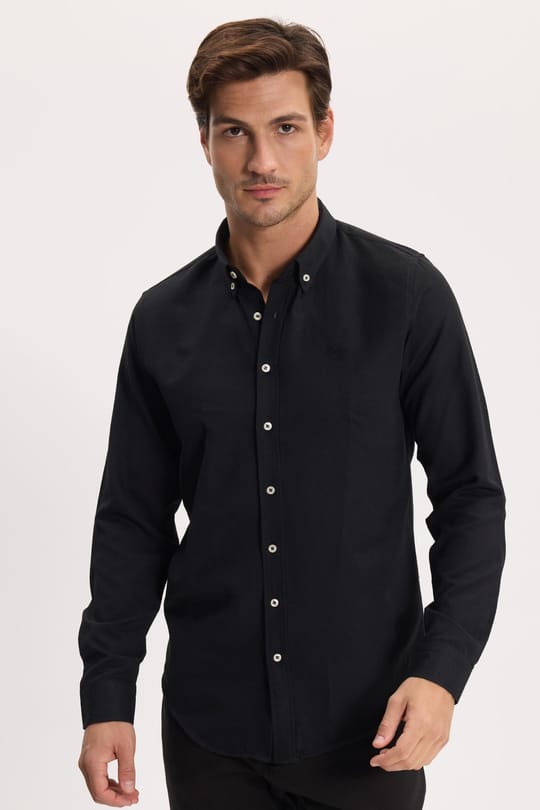 Erkek Slim Fit Dar Kesim Düz Oxford Armalı Düğmeli Yaka Siyah Spor Gömlek