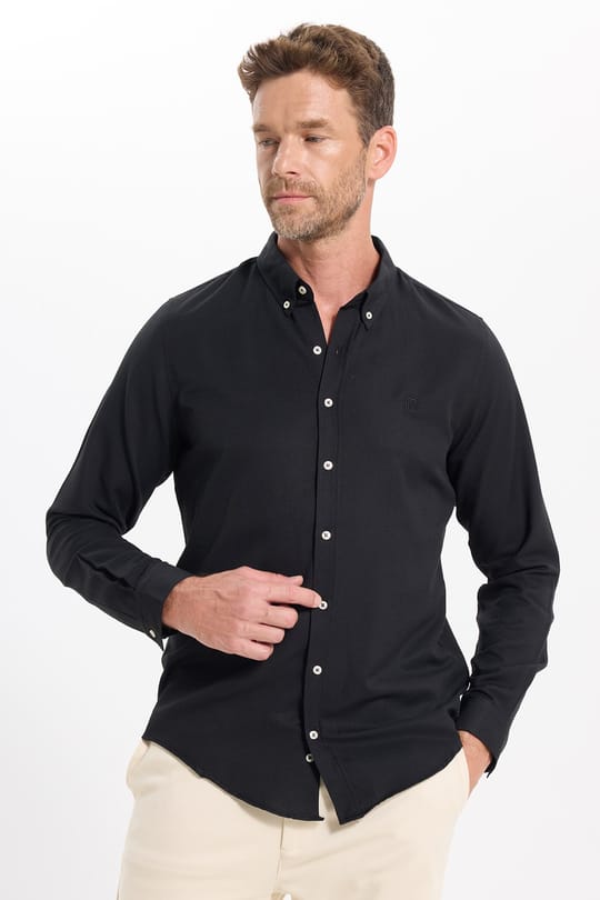 Erkek Slim Fit Dar Kesim Düz Oxford Armalı Düğmeli Yaka Siyah Spor Gömlek