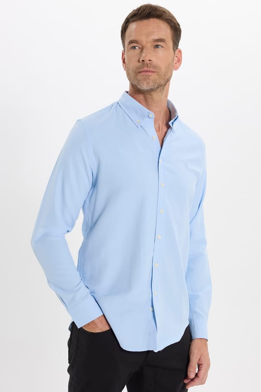 Erkek Slim Fit Dar Kesim Düz Oxford Armalı Düğmeli Yaka Mavi Spor Gömlek