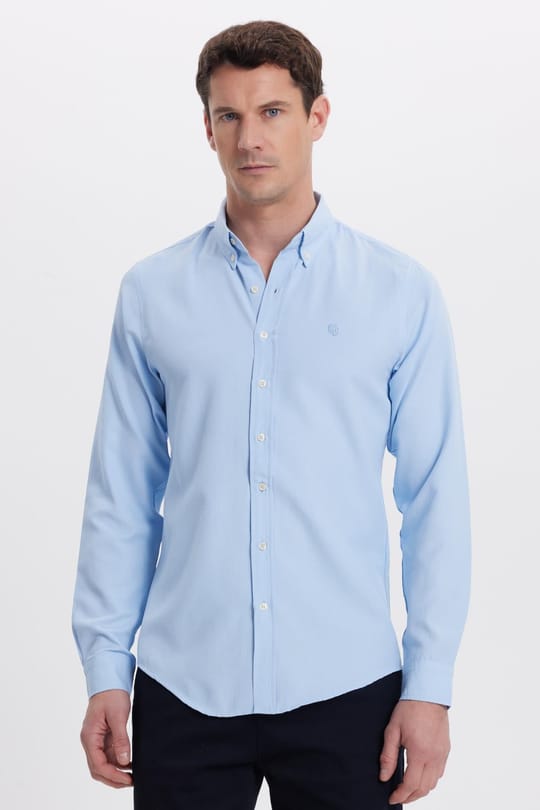 Erkek Slim Fit Dar Kesim Düz Oxford Armalı Yaka Düğmeli Mavi Spor Gömlek