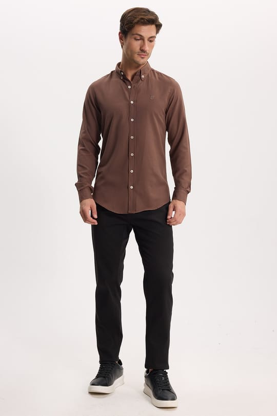 Erkek Slim Fit Dar Kesim Düz Oxford Armalı Düğmeli Yaka Kahverengi Spor Gömlek