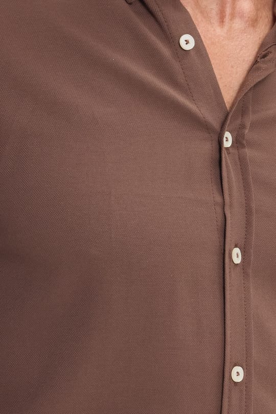 Erkek Slim Fit Dar Kesim Düz Oxford Armalı Düğmeli Yaka Kahverengi Spor Gömlek