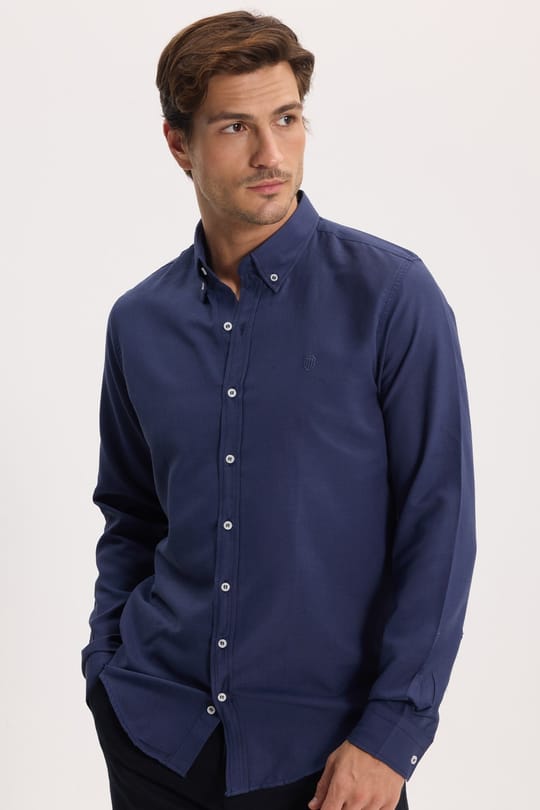 Erkek Slim Fit Dar Kesim Düz Oxford Armalı Düğmeli Yaka Lacivert Spor Gömlek