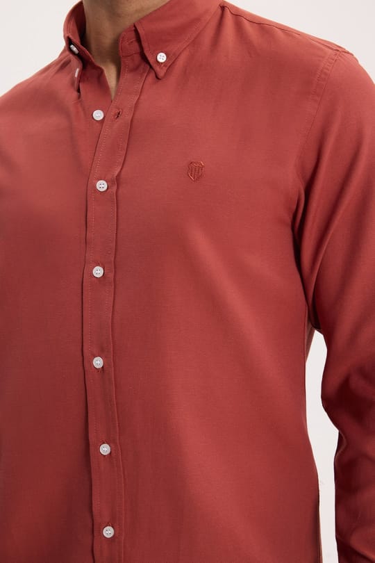 Erkek Slim Fit Dar Kesim Düz Oxford Armalı Düğmeli Yaka Kiremit Spor Gömlek