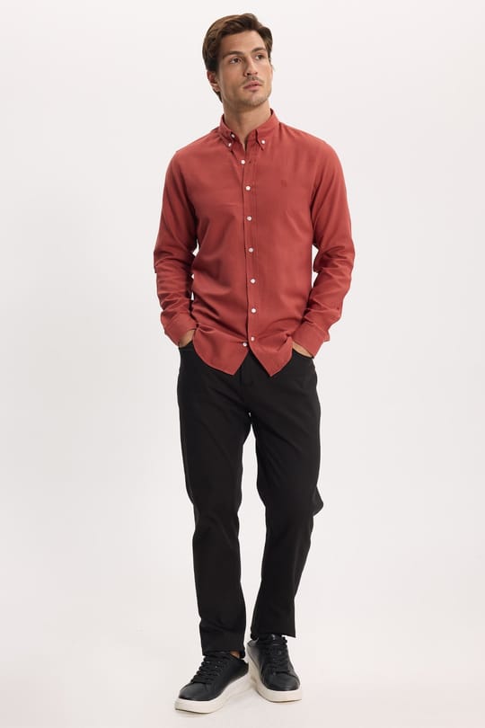 Erkek Slim Fit Dar Kesim Düz Oxford Armalı Düğmeli Yaka Kiremit Spor Gömlek