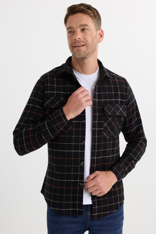 Erkek Slim Fit Dar Kesim Spor Yaka Çift Cep Kapaklı Kareli Gömlek