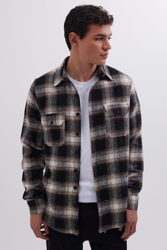 Erkek Slim Fit Dar Kesim Çift Cepli Kapaklı Spor Yaka Kareli Oduncu Gömlek