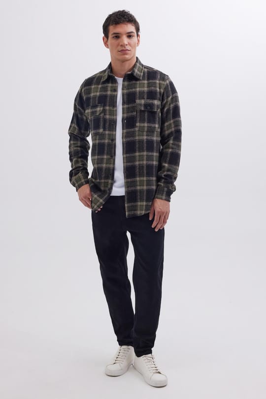 Erkek Slim Fit Dar Kesim Çift Cepli Kapaklı Spor Yaka Kareli Oduncu Gömlek
