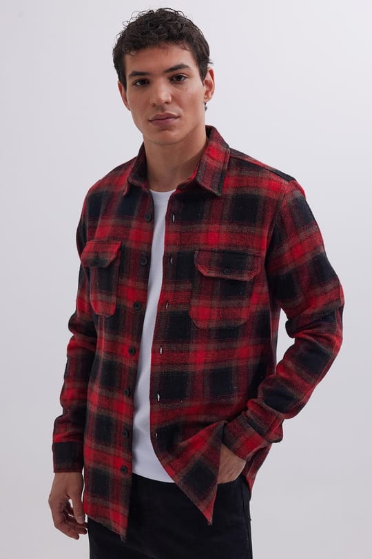 Erkek Slim Fit Dar Kesim Çift Cepli Kapaklı Spor Yaka Kareli Oduncu Gömlek
