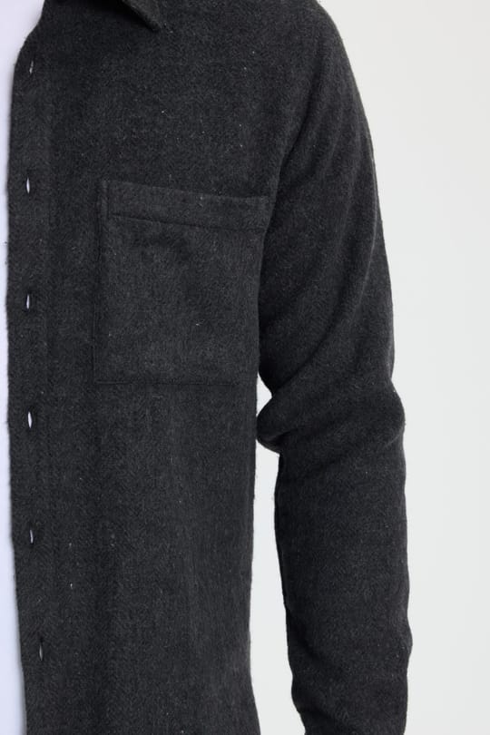 Erkek Slim Fit Dar Kesim  Armürlü Oduncu Cepli Spor Yaka Siyah Gömlek