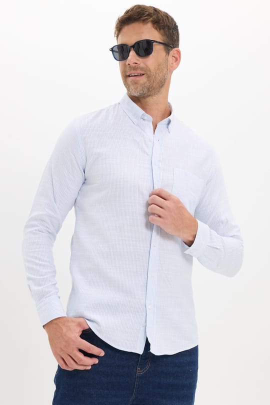 Erkek Slim Fit Dar Kesim %100 Pamuk Düğmeli Yaka Çizgili Uzun Kollu Cepli Keten Efektli Mavi Gömlek