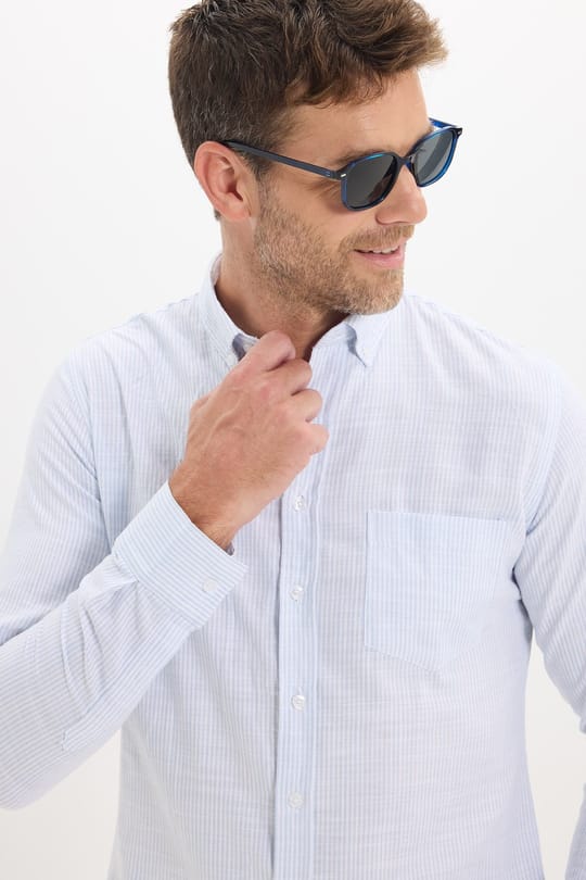 Erkek Slim Fit Dar Kesim %100 Pamuk Düğmeli Yaka Çizgili Uzun Kollu Cepli Keten Efektli Mavi Gömlek