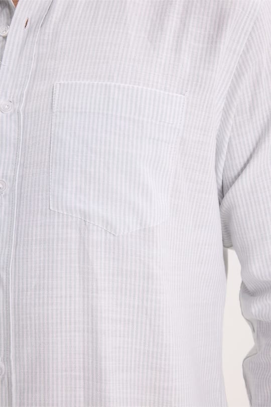 Erkek Slim Fit Dar Kesim %100 Pamuk Düğmeli Yaka Çizgili Uzun Kollu Cepli Keten Efektli Gömlek