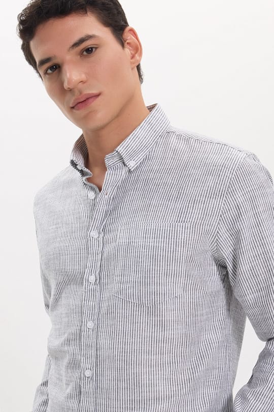 Erkek Slim Fit Dar Kesim %100 Pamuk Düğmeli Yaka Çizgili Uzun Kollu Cepli Keten Siyah-Beyaz Gömlek