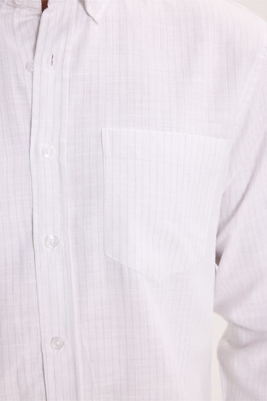 Erkek Slim Fit Dar Kesim %100 Pamuk Düğmeli Yaka Çizgili Uzun Kollu Cepli Keten Efektli Yeşil Gömlek