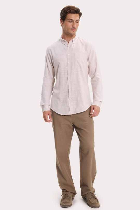 Erkek Slim Fit Dar Kesim %100 Pamuk Düğmeli Yaka Çizgili Uzun Kollu Cepli Keten Efektli Bej Gömlek